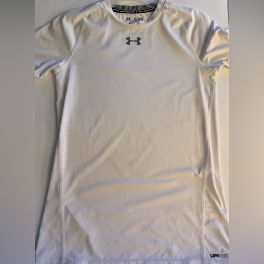 Under Armour White Short-Sleeve Performance Tee with Gray Logo